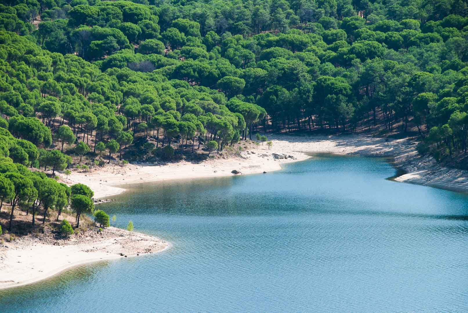 little paradise in embalse de san juan a madrid one day trip