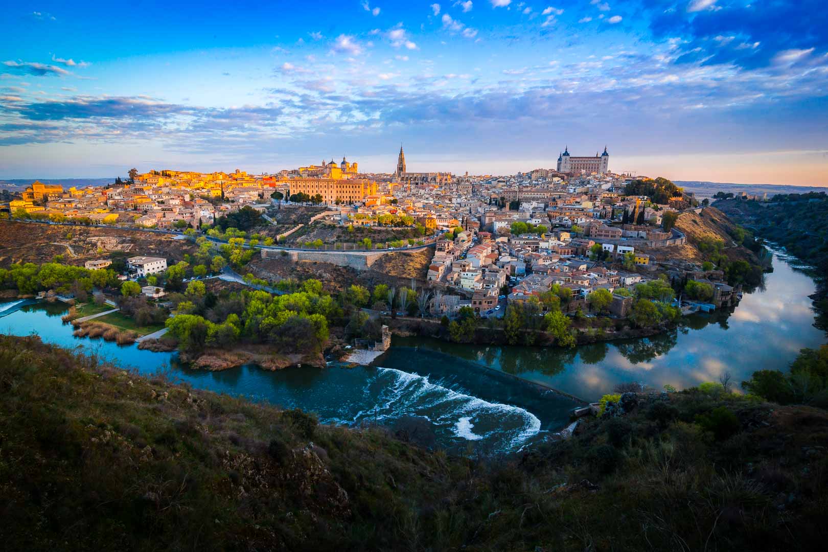 sunrise from the mirador del valle toledo spain