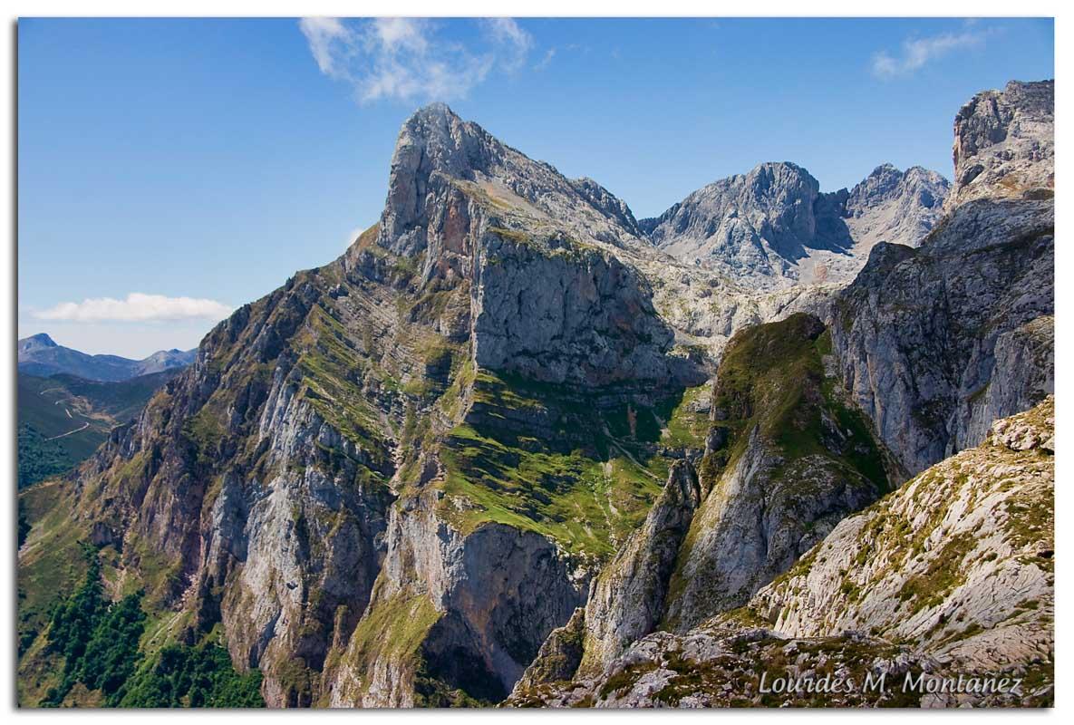 mountain peak in fuente de