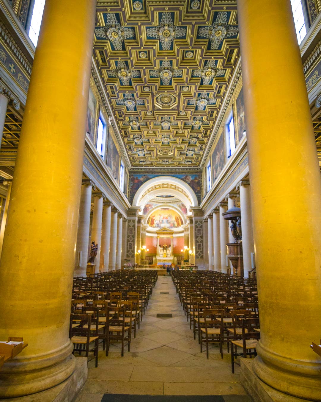 full view of the inside of notre dame de lorette