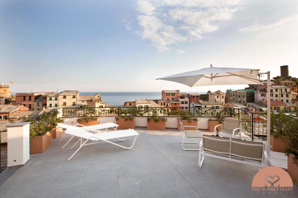 one of the best cinque terre vernazza hotels the sunset suite