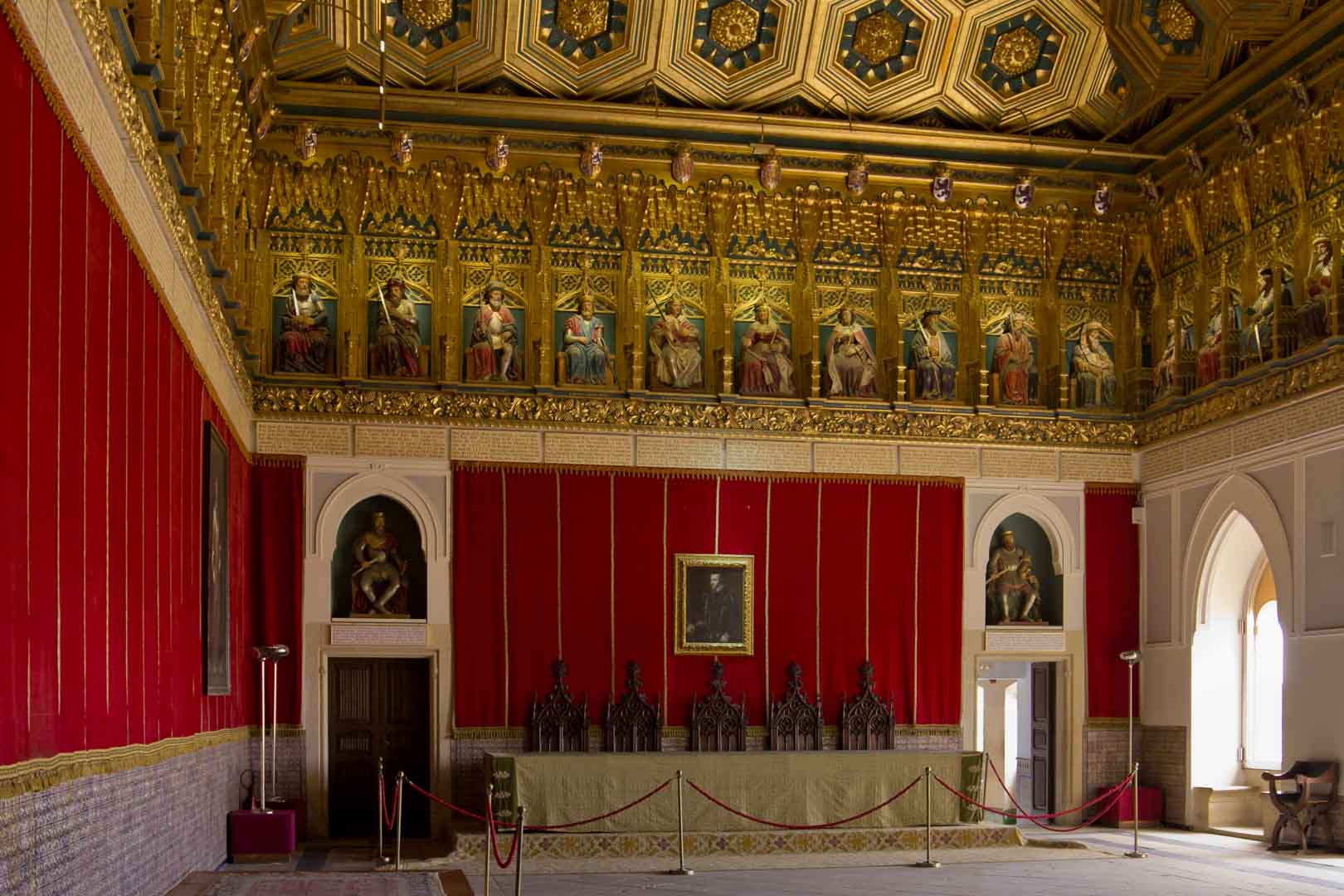 palace room of segovia castle