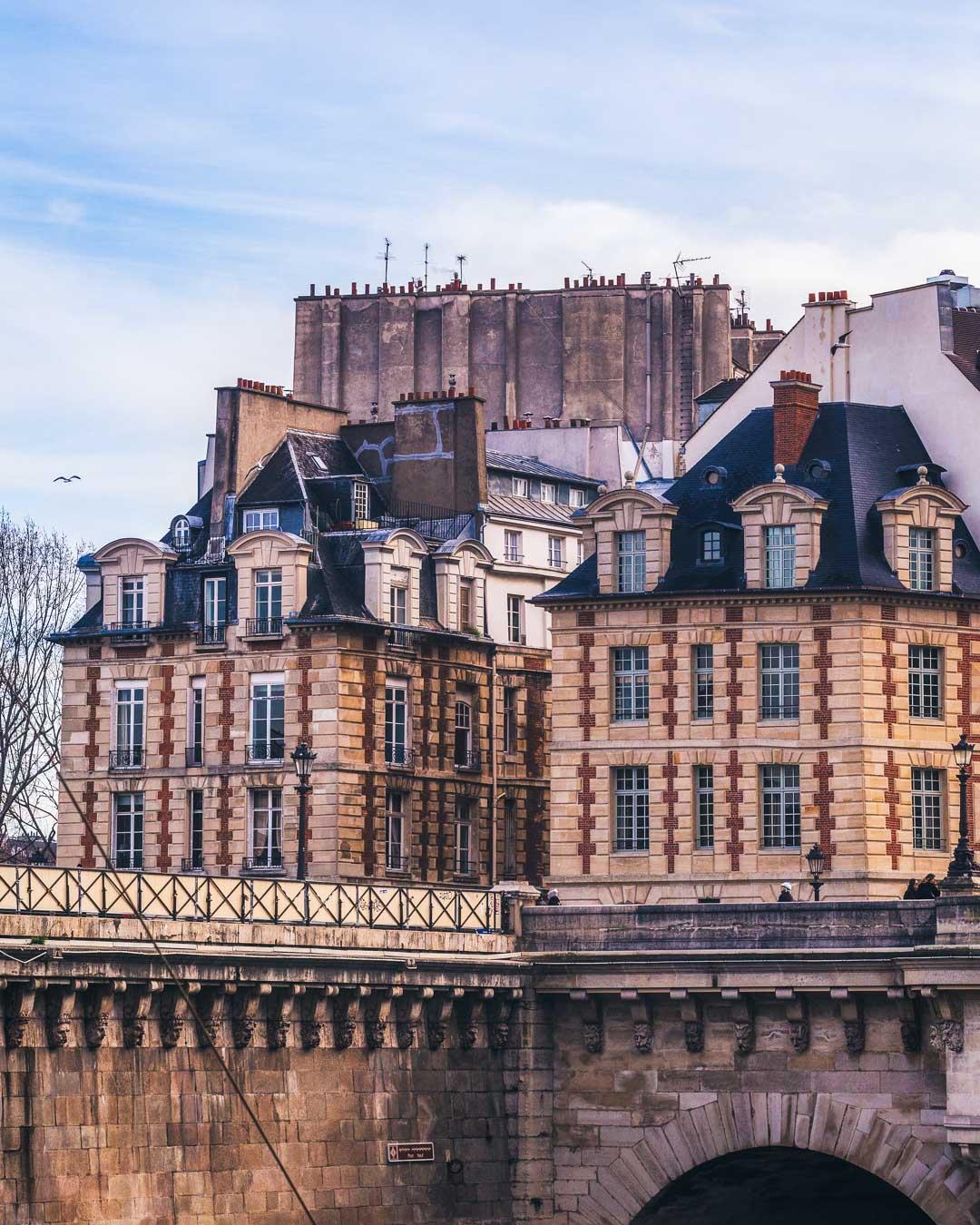 entry of the place dauphine from the banks of the seine