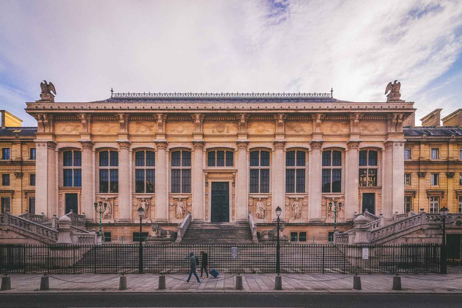 palais de justice paris france