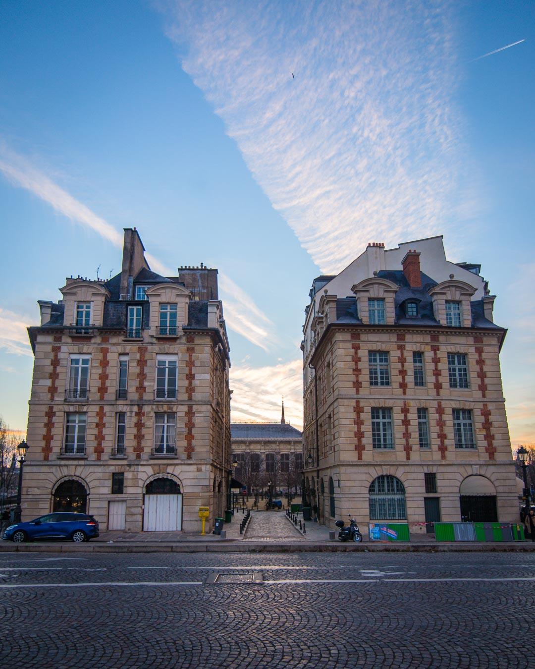 the square of place dauphine