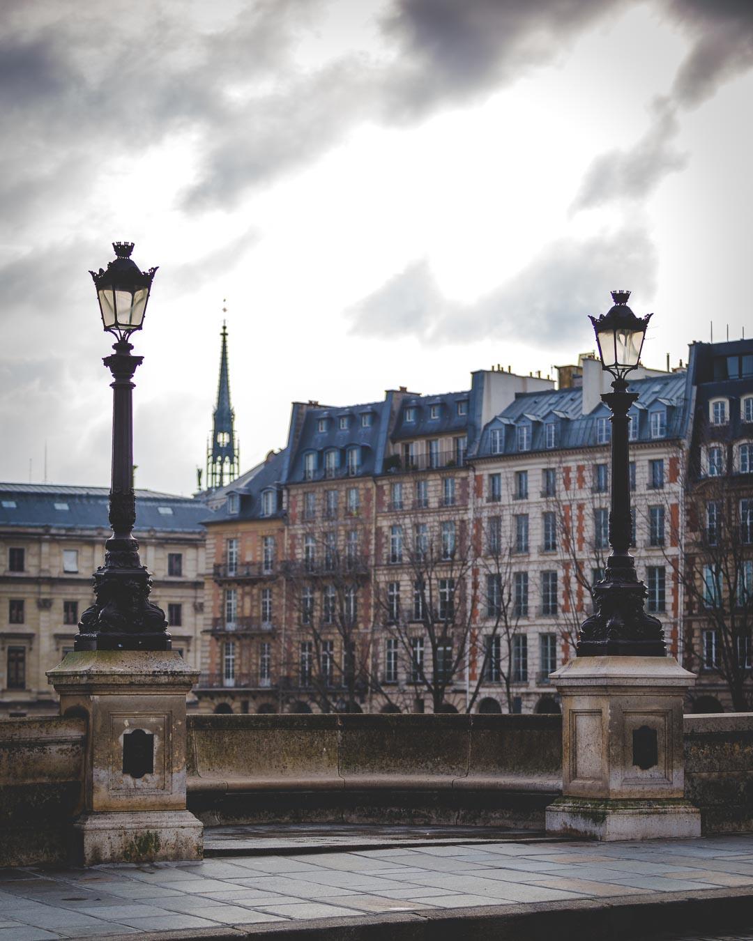 pont neuf oldest bridge in paris