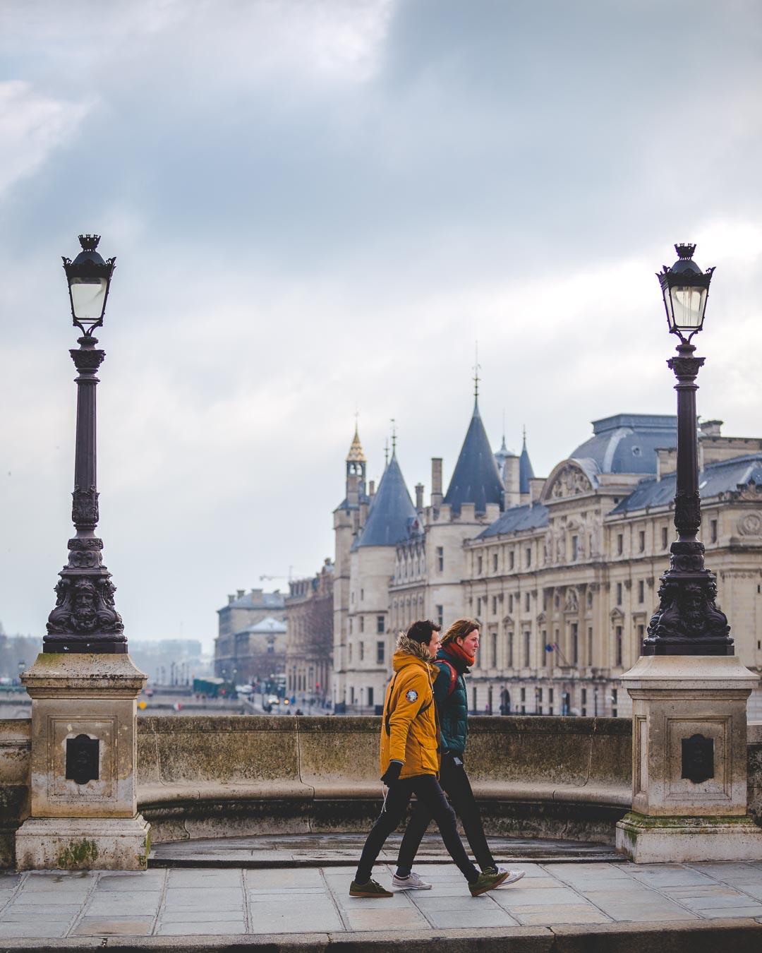 strolling on the pont neuf