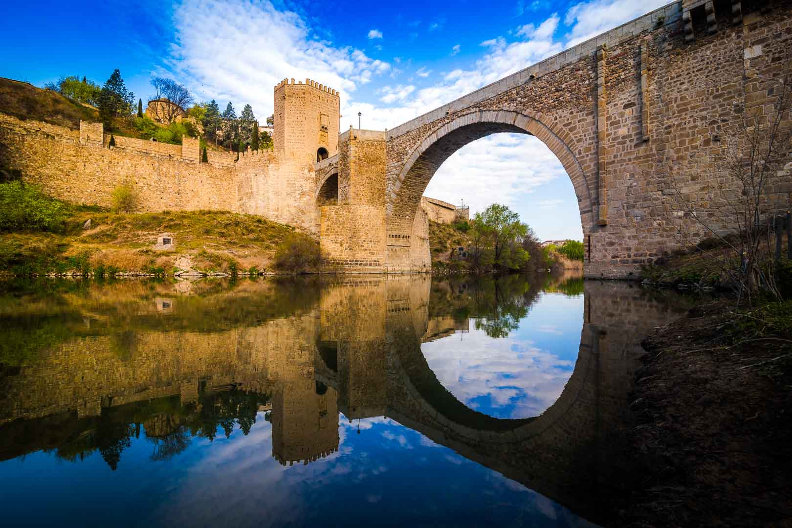 el puente de alcantara toledo spain