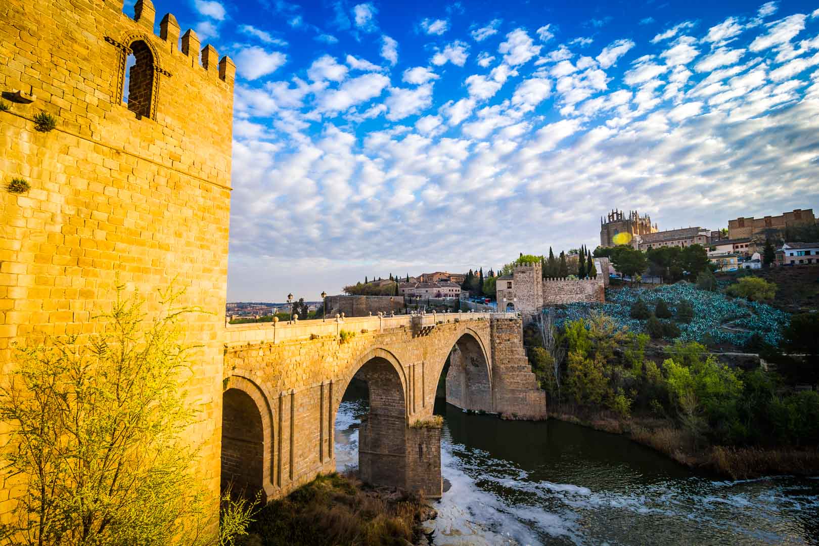 the puente de san martin as seen from the side