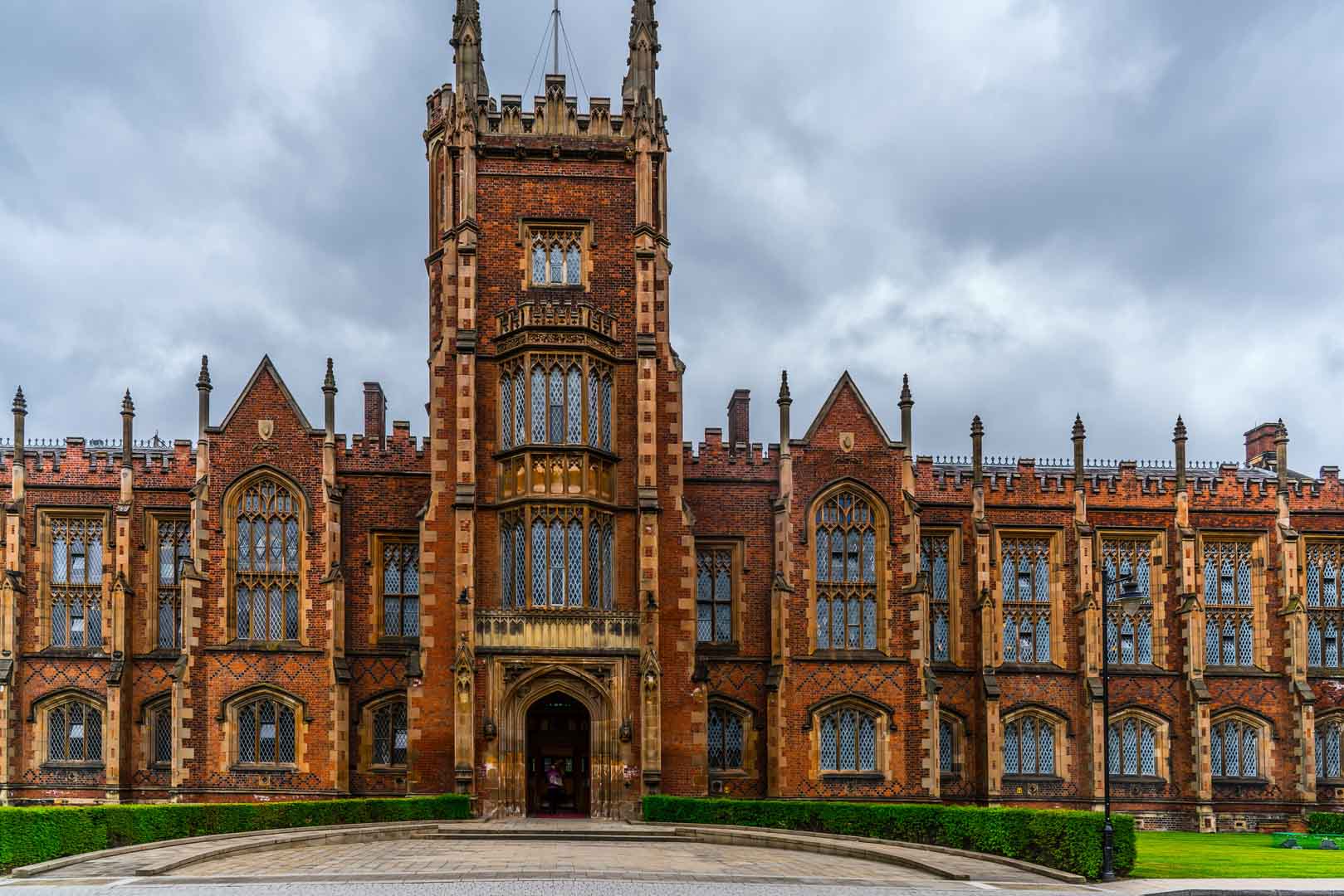 queens university belfast