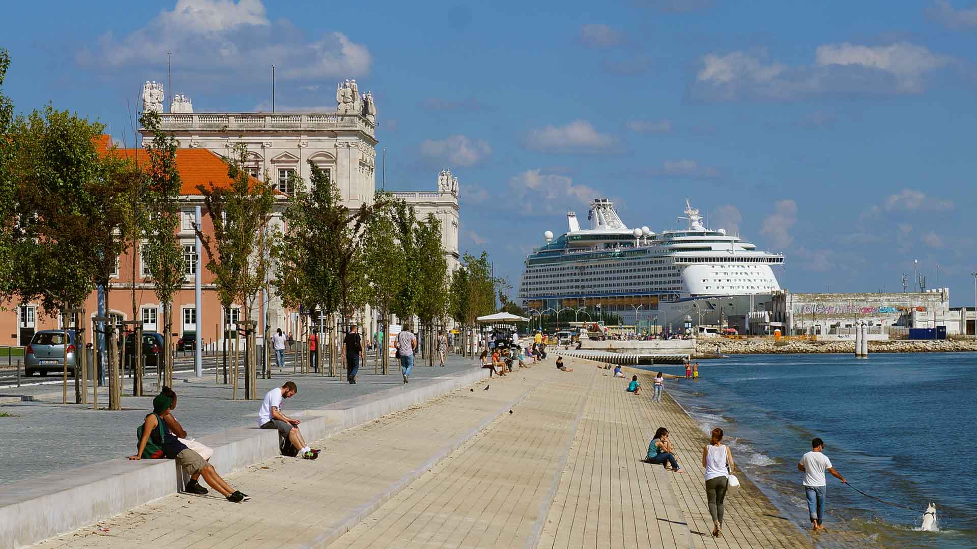 ribeira das naus lisbon portugal