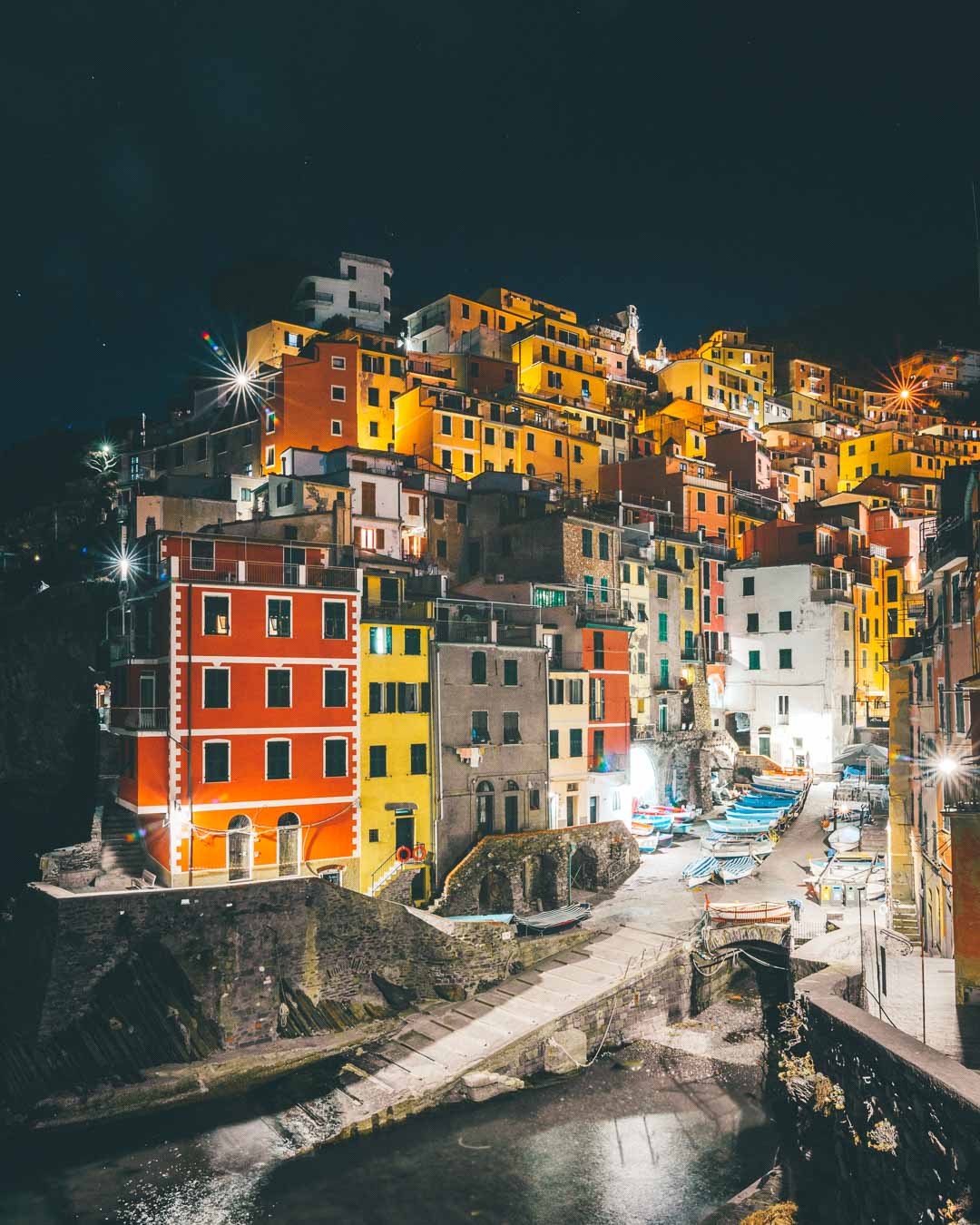 riomaggiore harbor at night