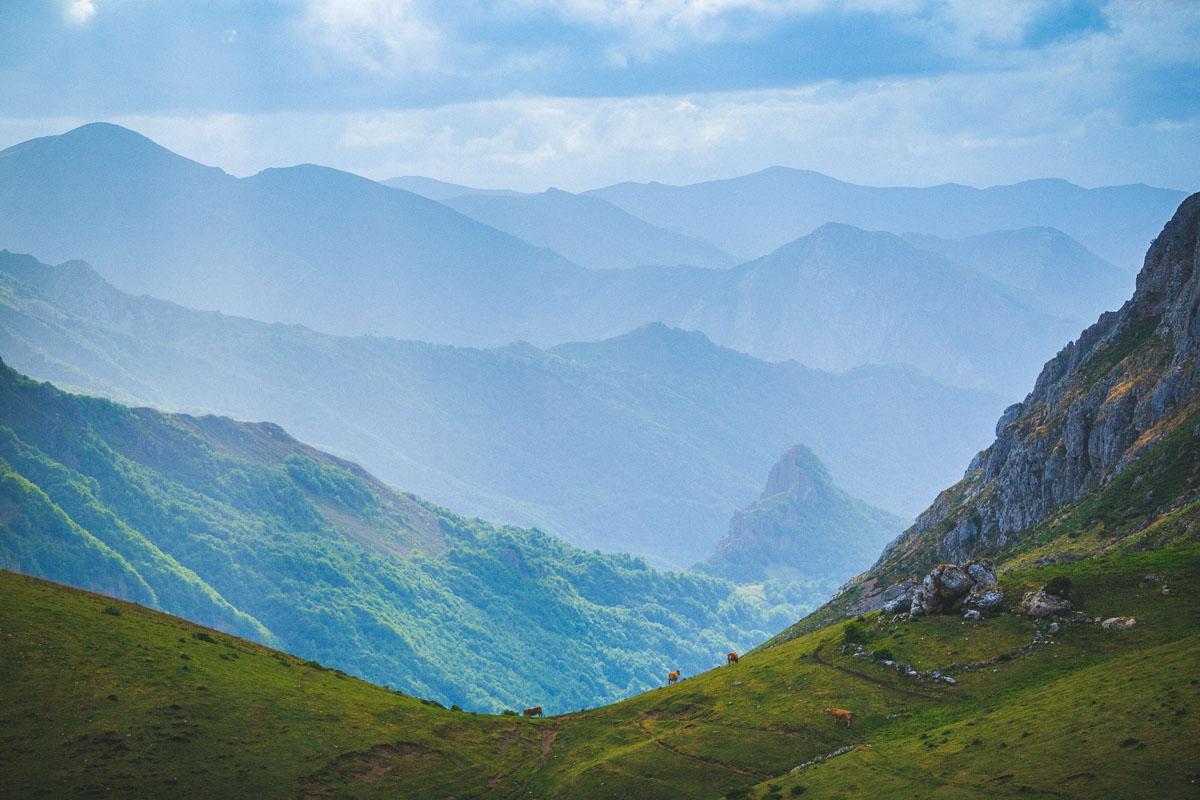 open view of the valle de lago mountains