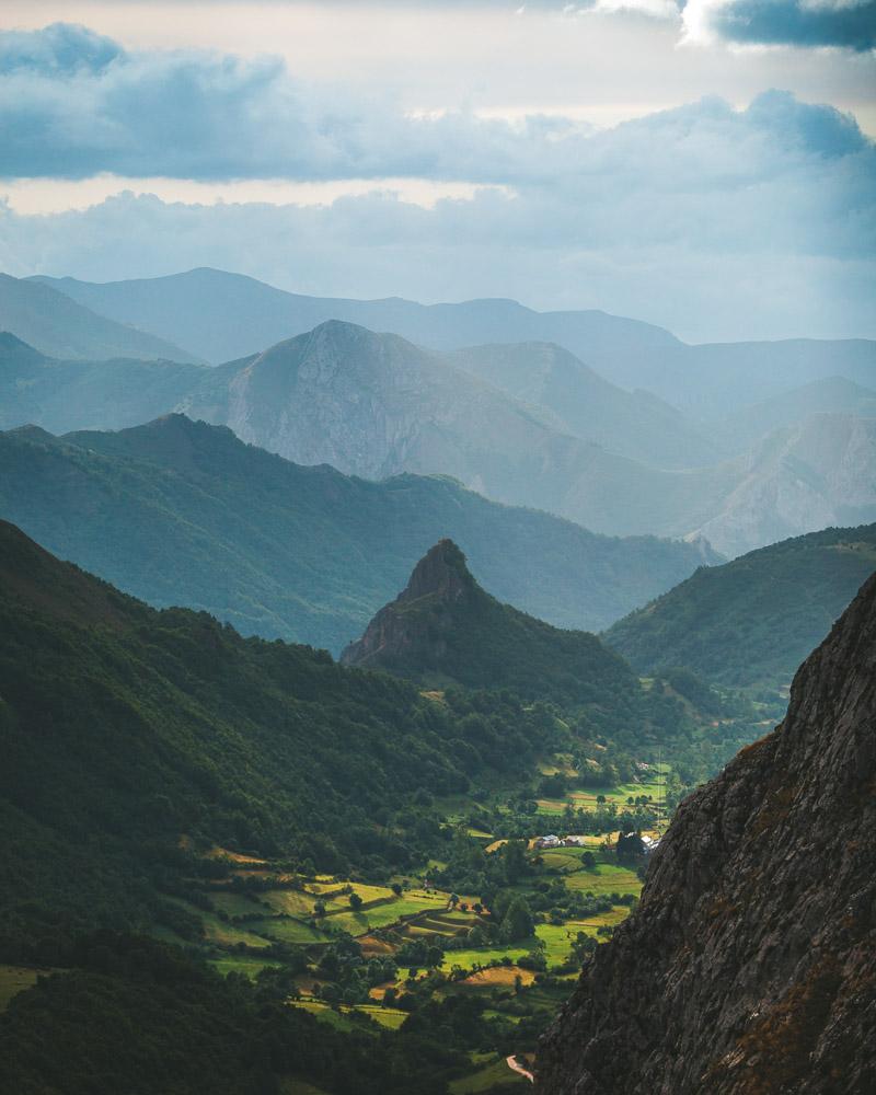 sun setting over the valle de lago