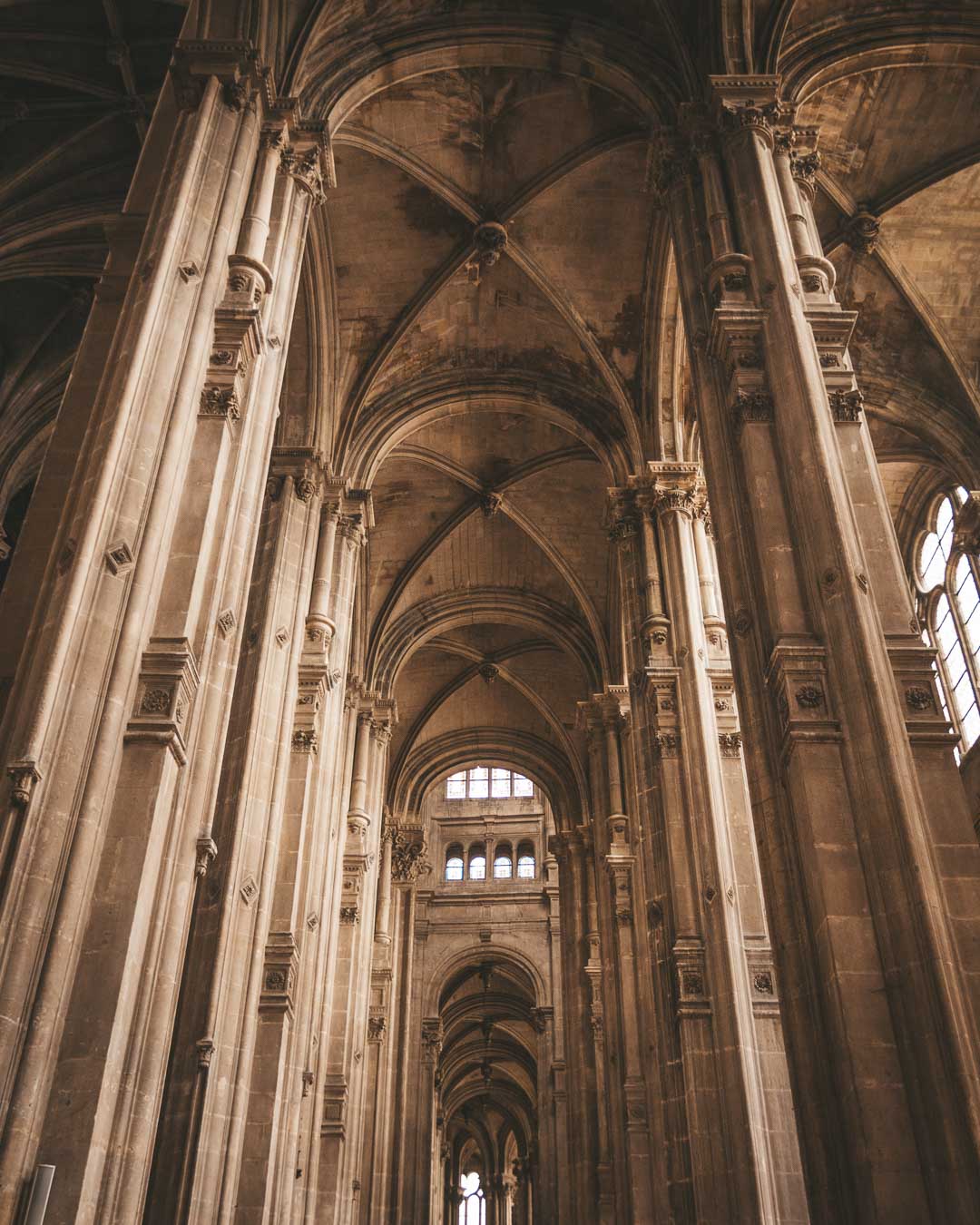 high ceiling in saint eustache paris