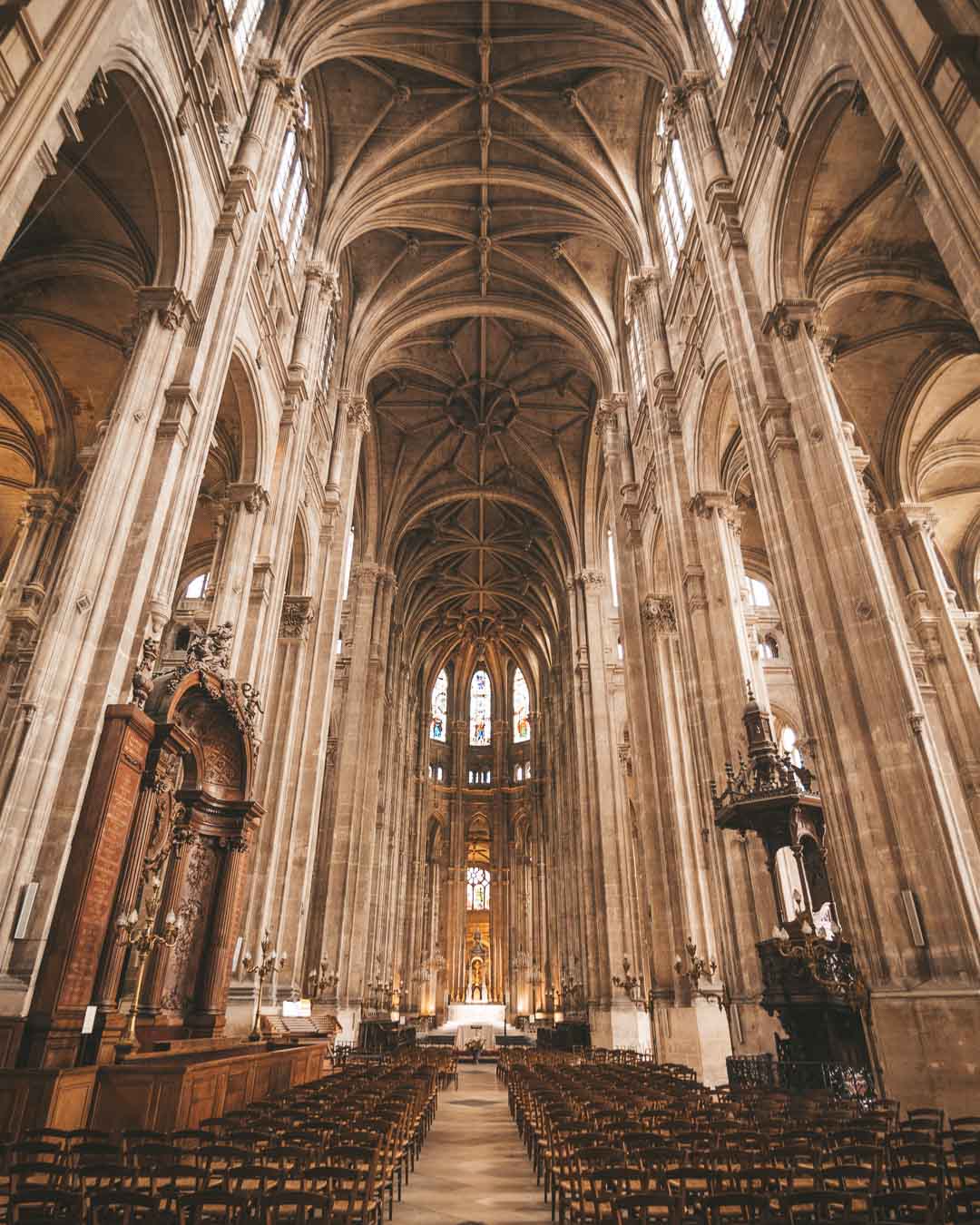 the massive inside of church saint eustache