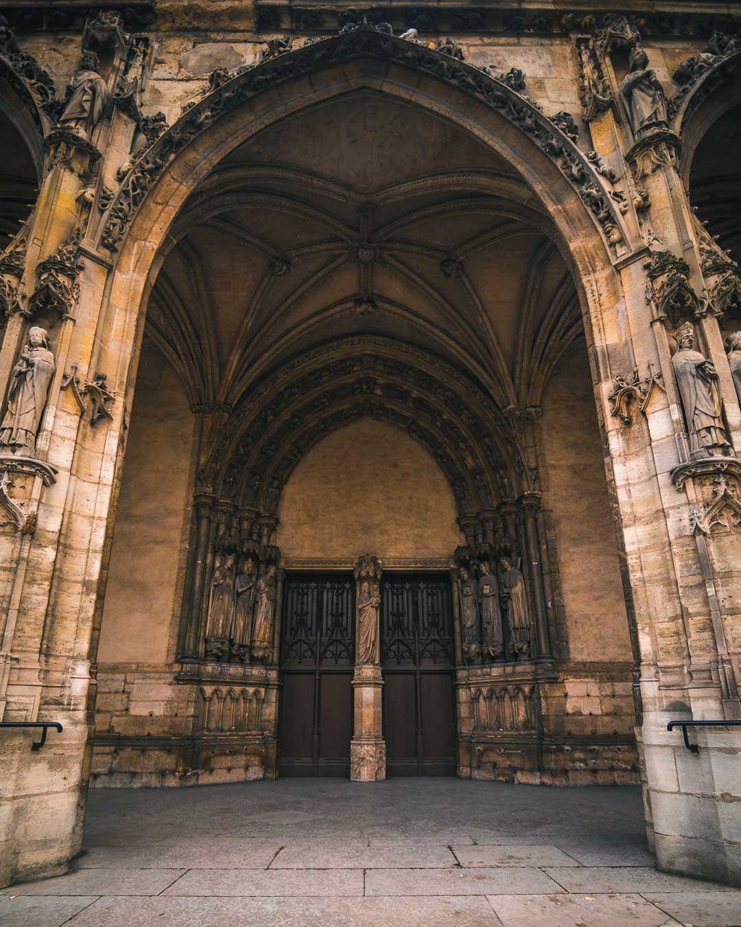 sculpture on the arches of saint germain l'auxerrois