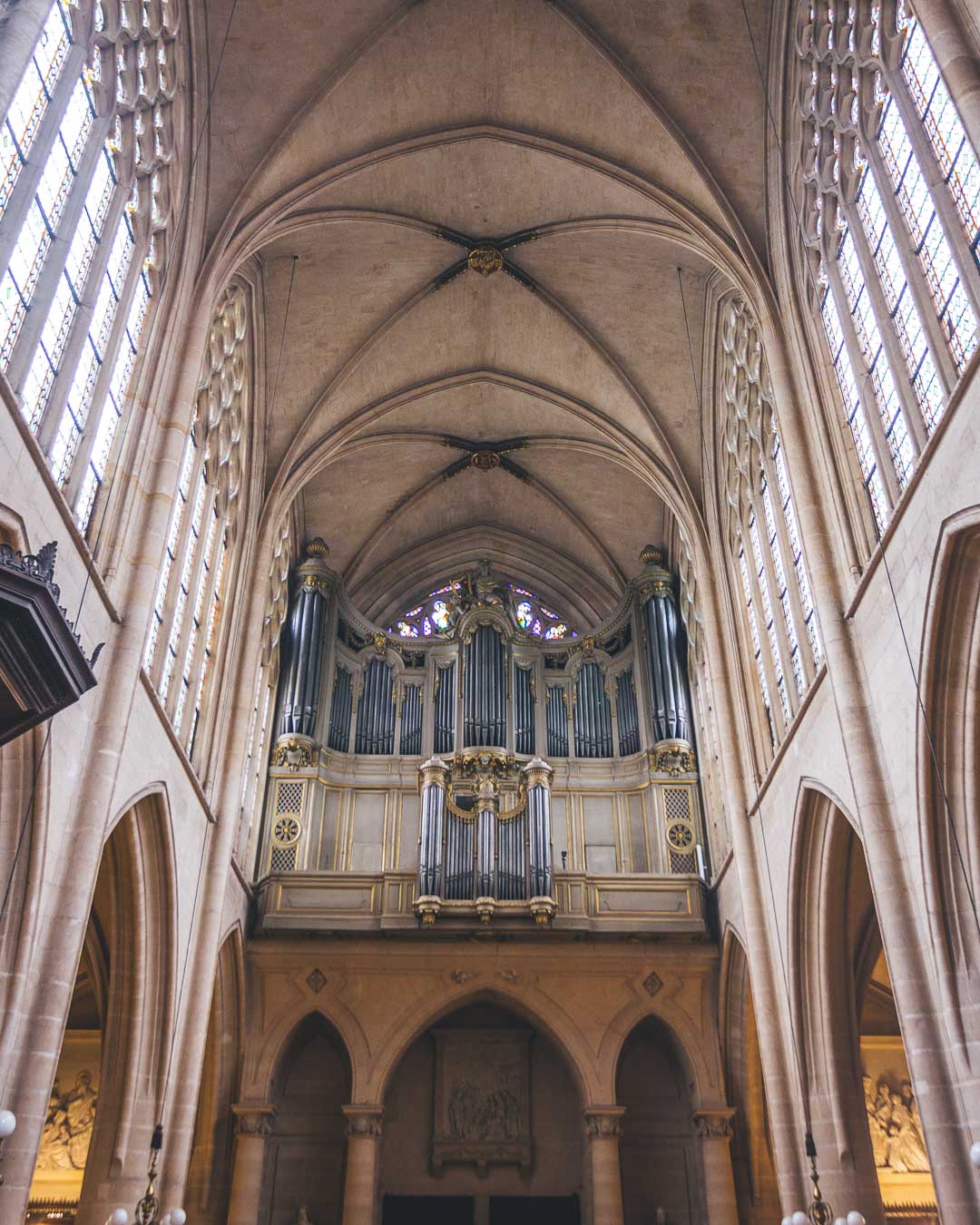 the pipe organ in saint germain l'auxerrois