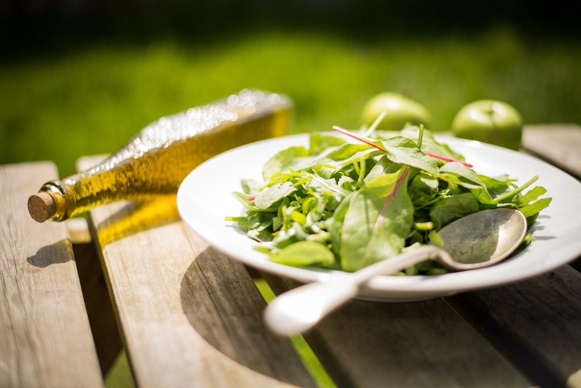 salad as eaten after the meal by italians