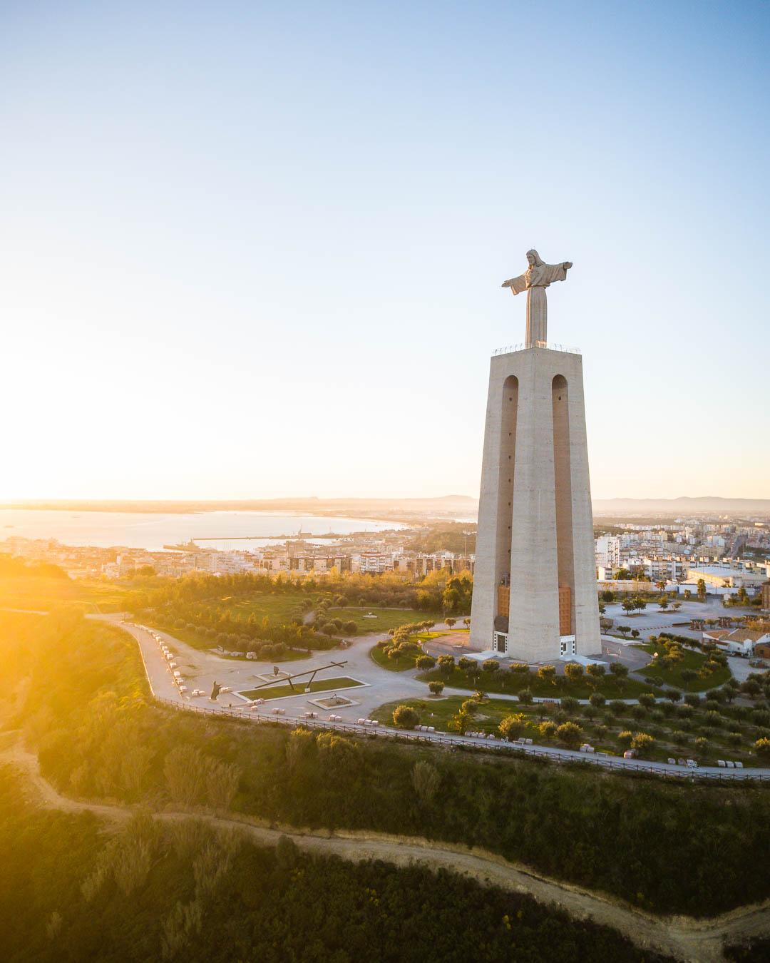 sunrise at santuario nacional de cristo rei lisboa