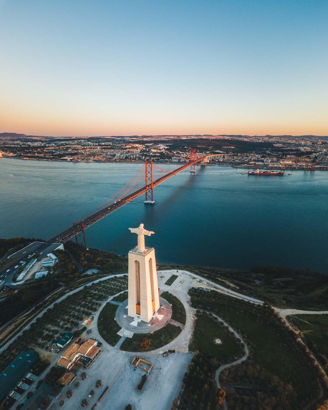 cristo rei and ponte 25 de abril