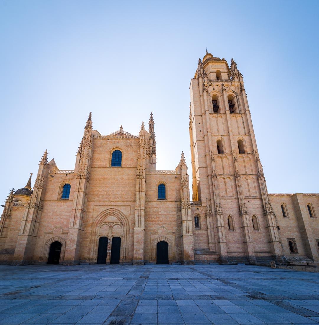 catedral de segovia spain from the back