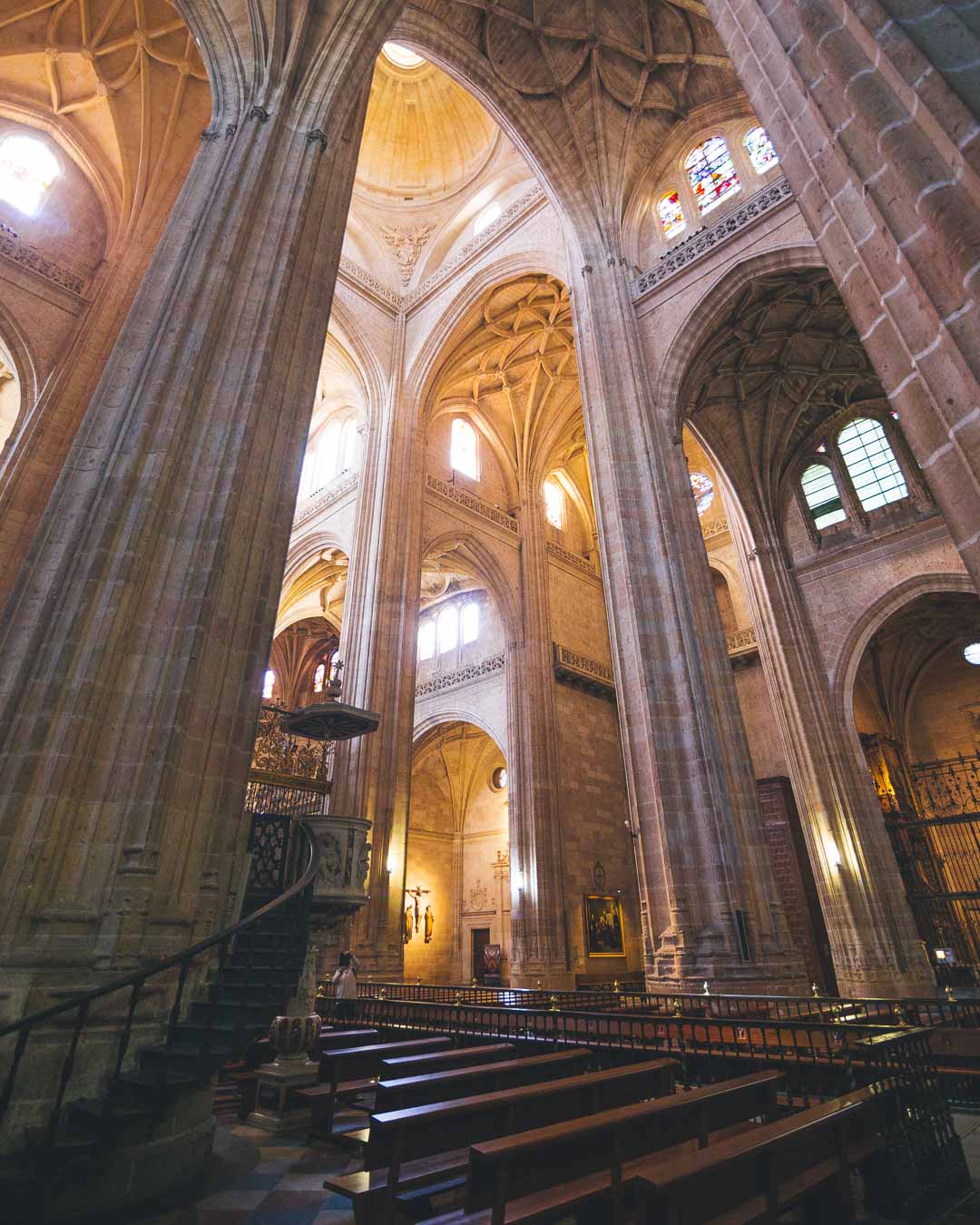 the nave of segovia cathedral
