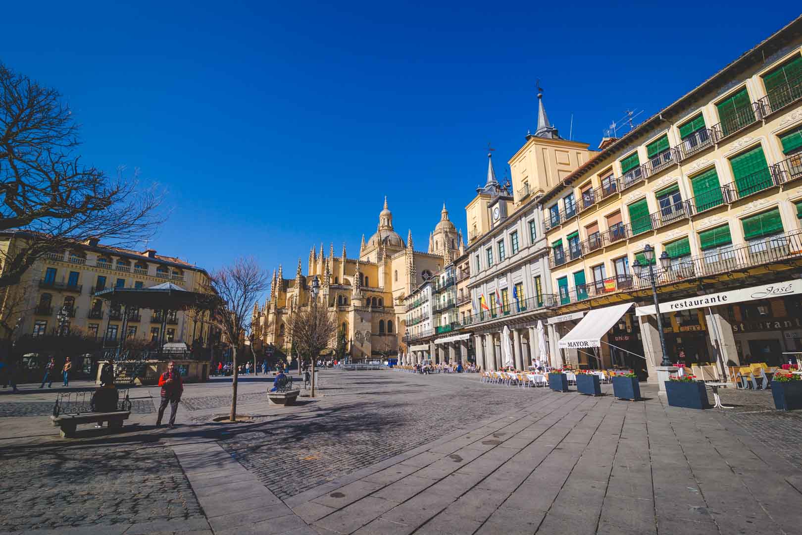 segovia cathedral on plaza mayor