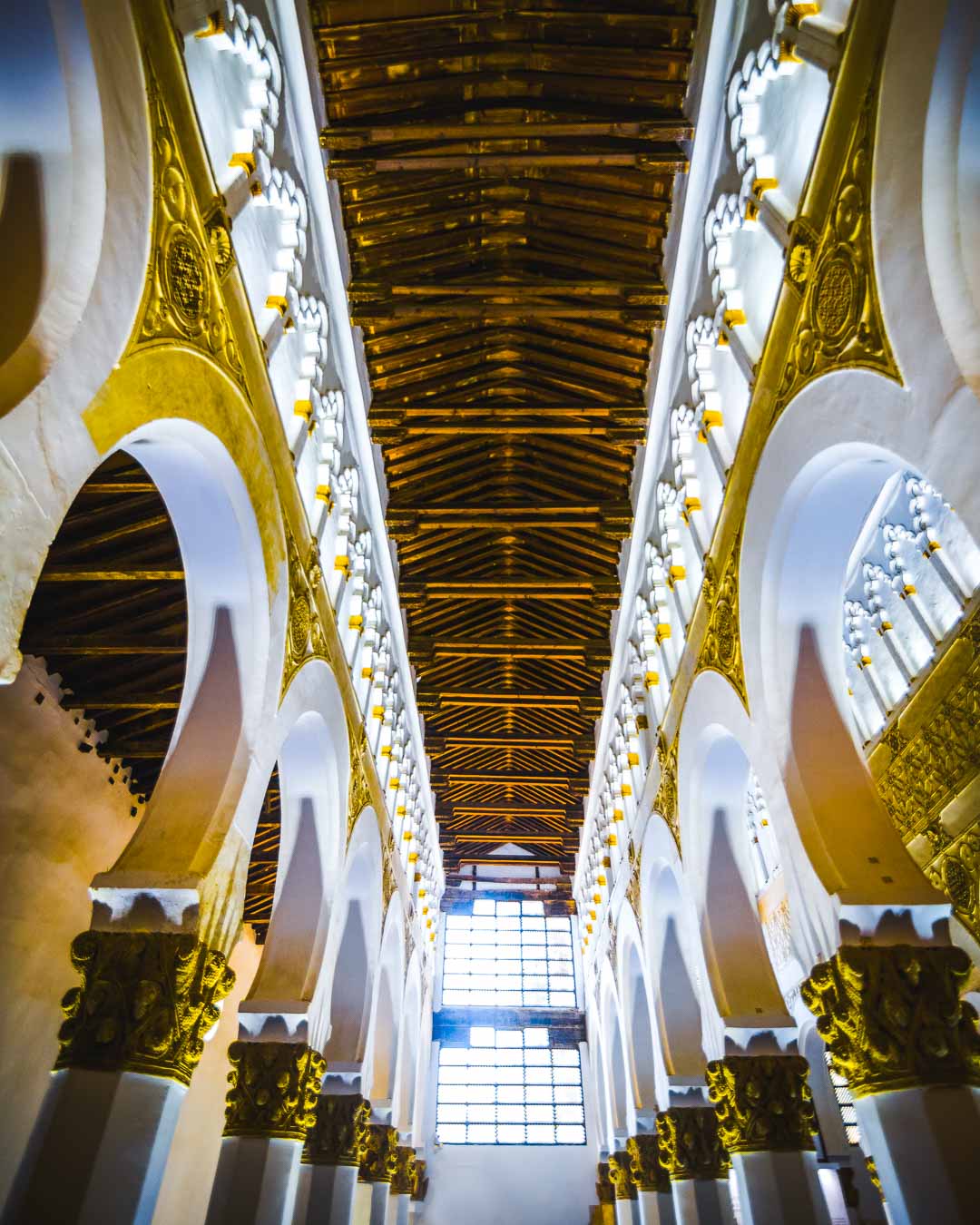 wooden ceiling of the sinagoga santa maria la blanca