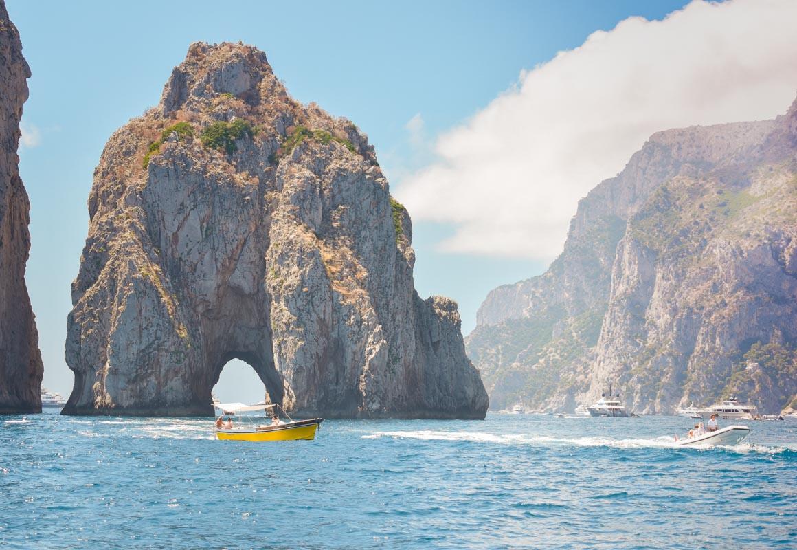 the sea in capri italy