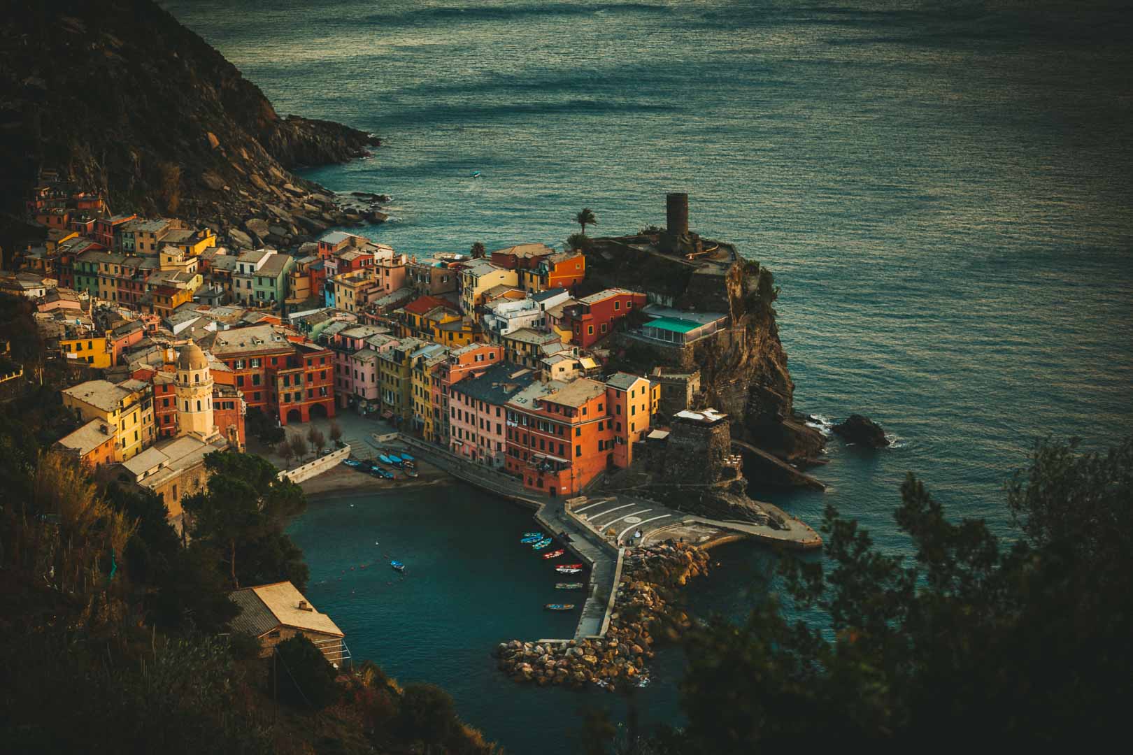 golden hour in vernazza