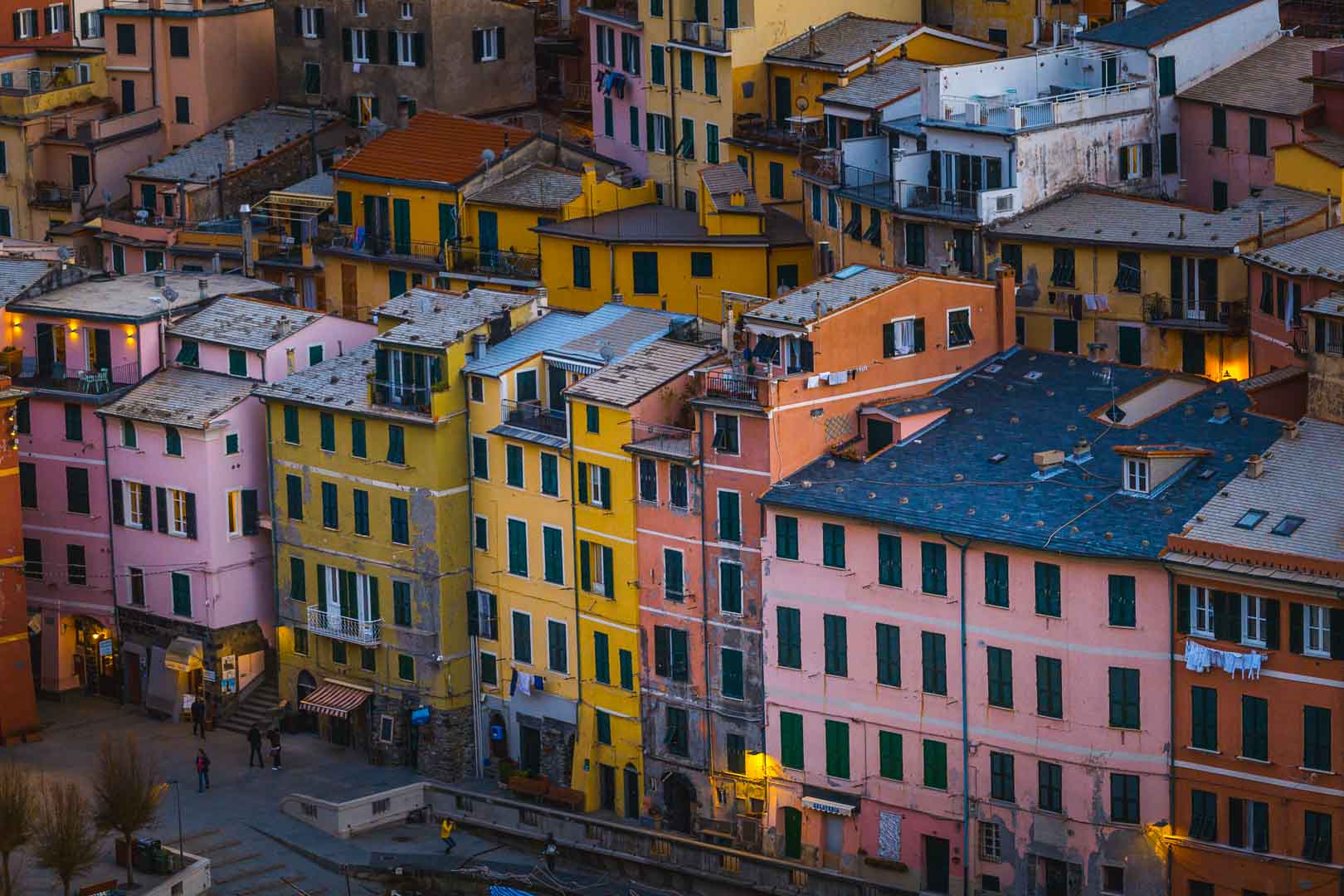 the colors of vernazza