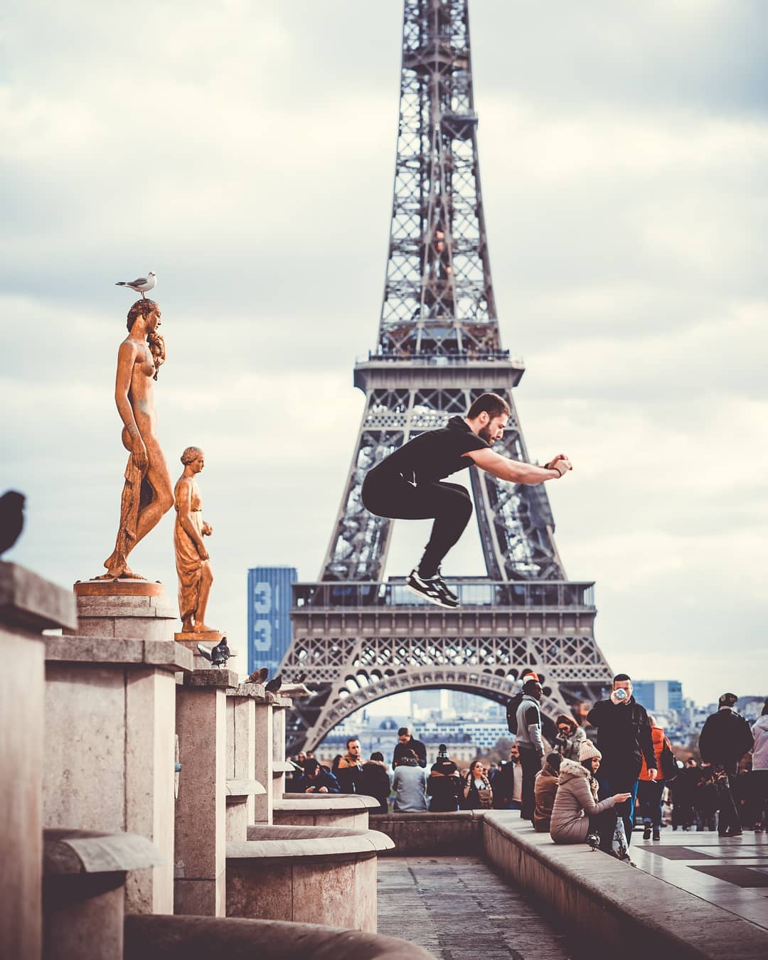 eiffel tower from trocadero statues