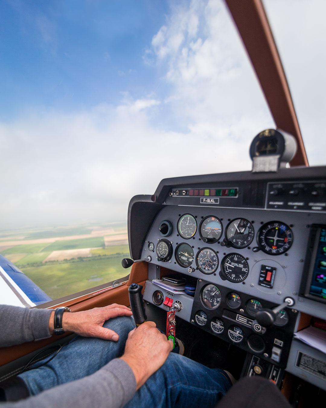 plane dashboard during flight over the baie de somme