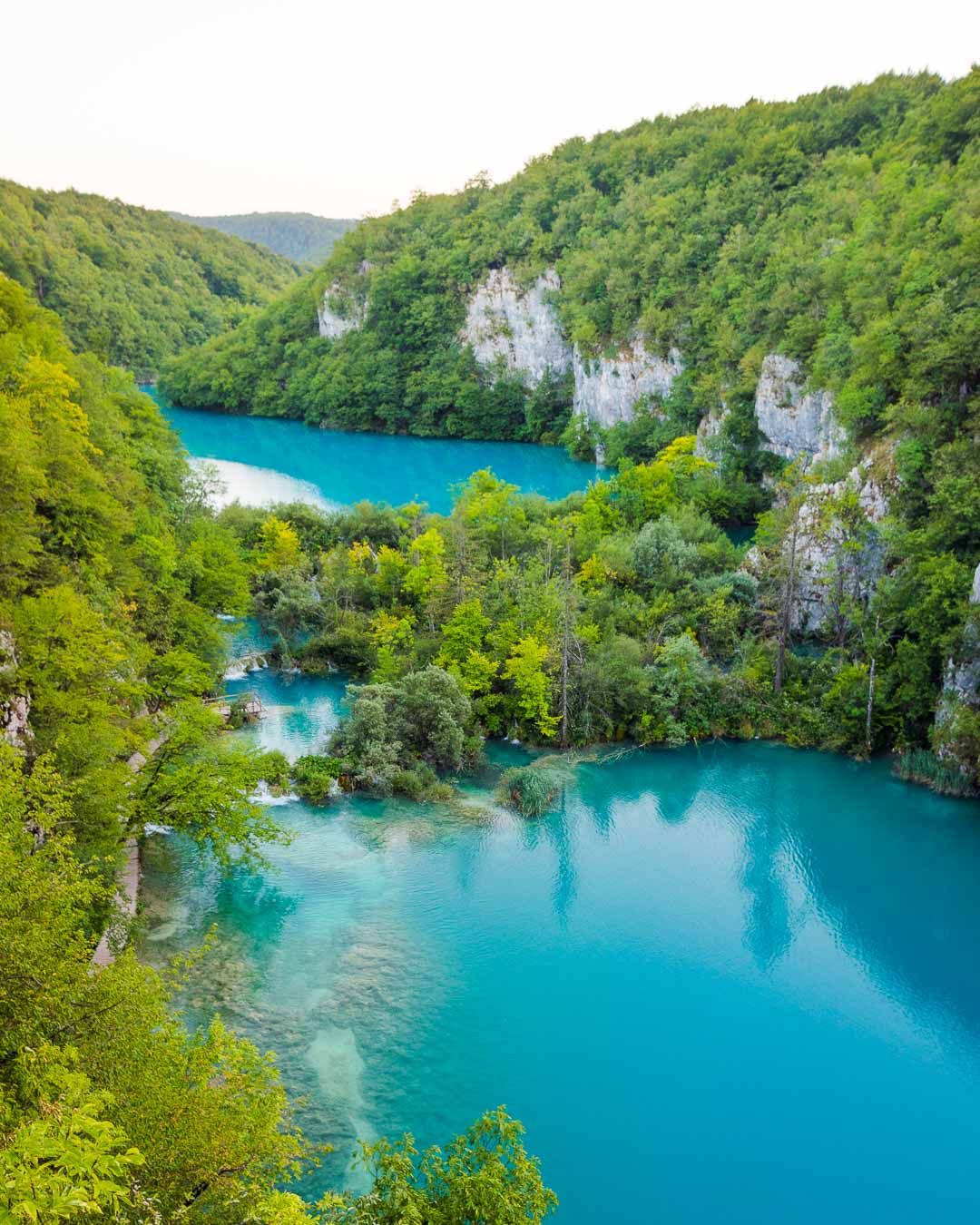 turquoise water in plitvice from above