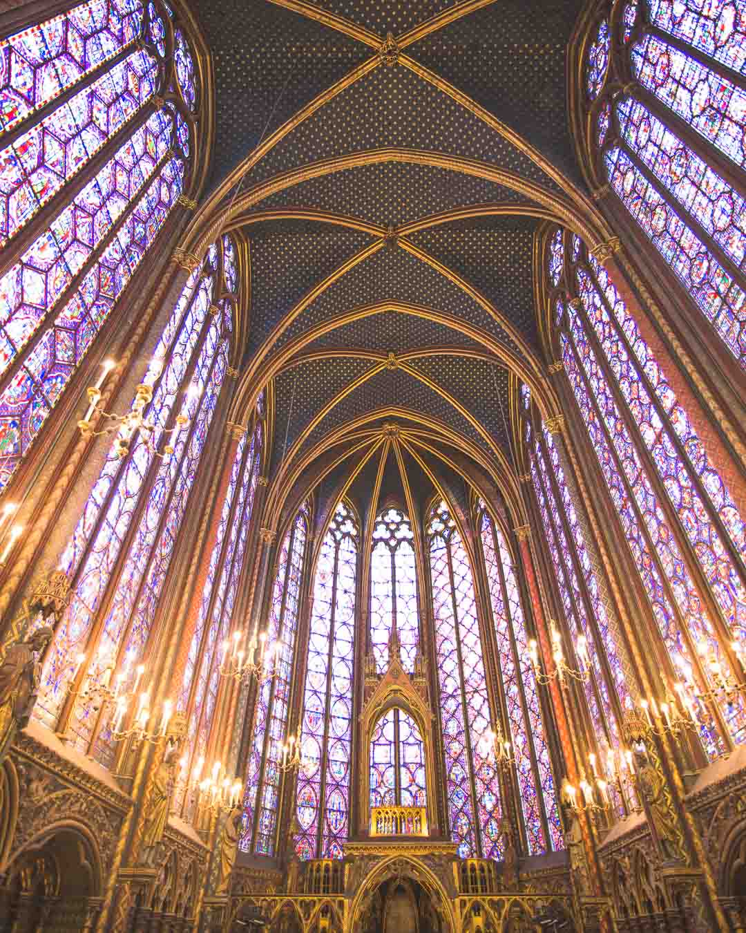 the sainte chapelle is in the famous buildings of paris