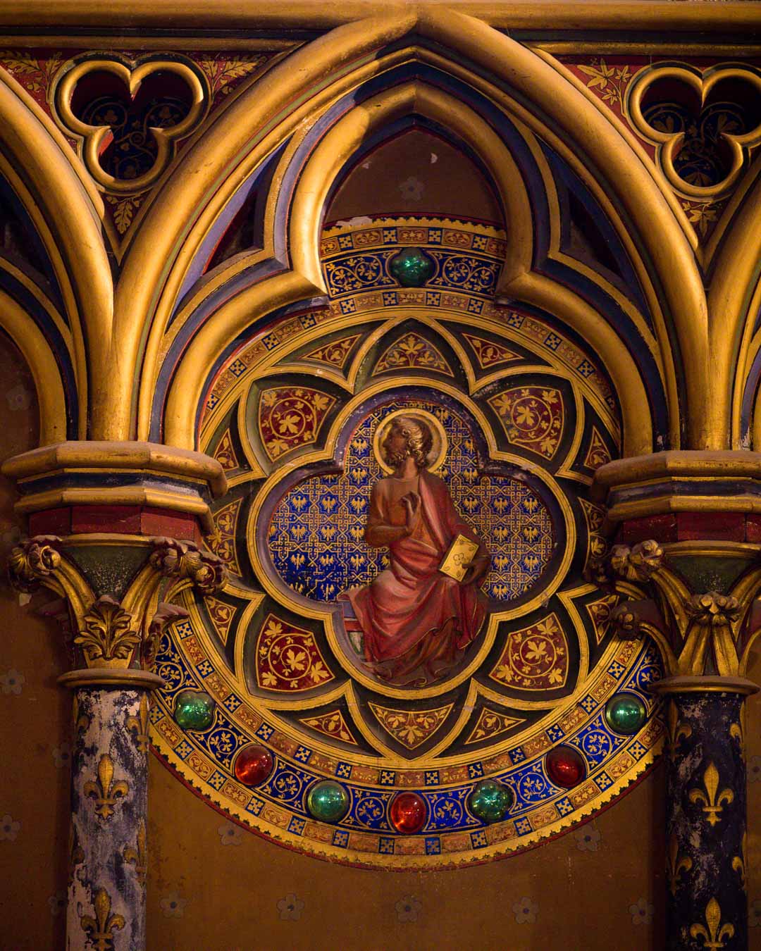 detail of sainte chapelle lower chapel