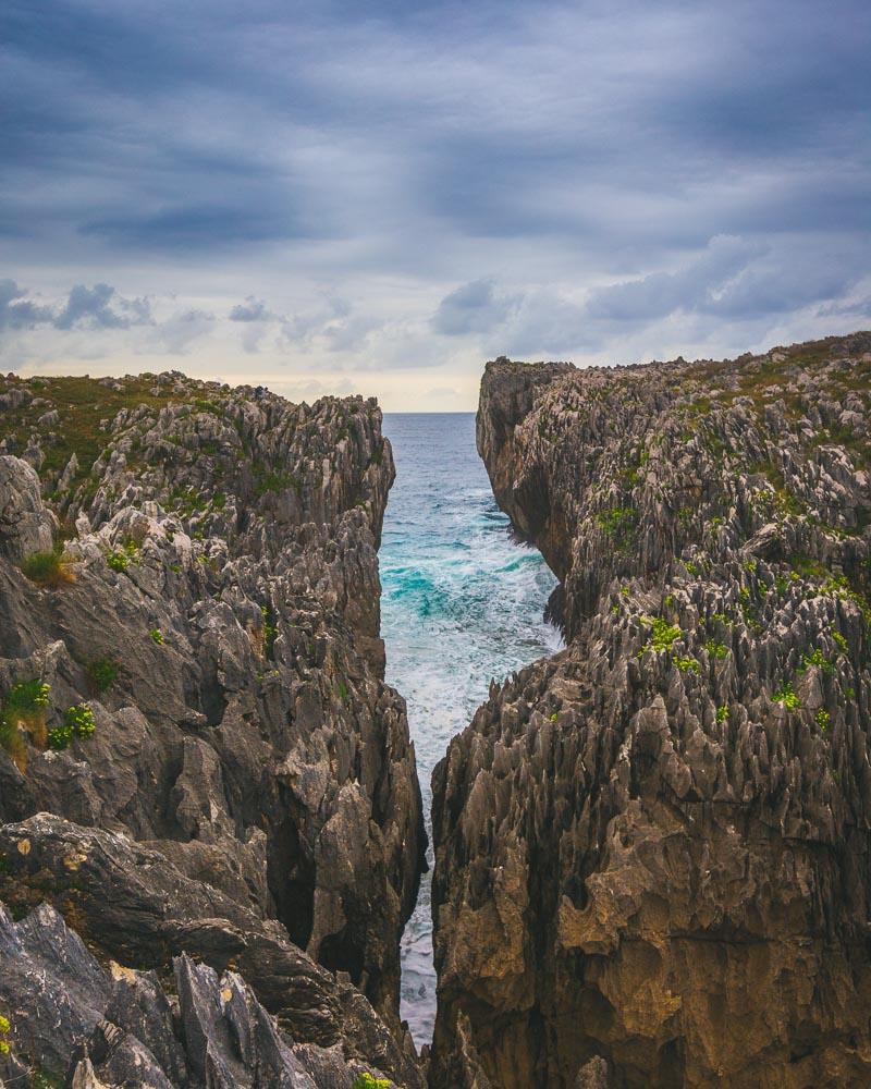 wider view of the opening in the cliffs