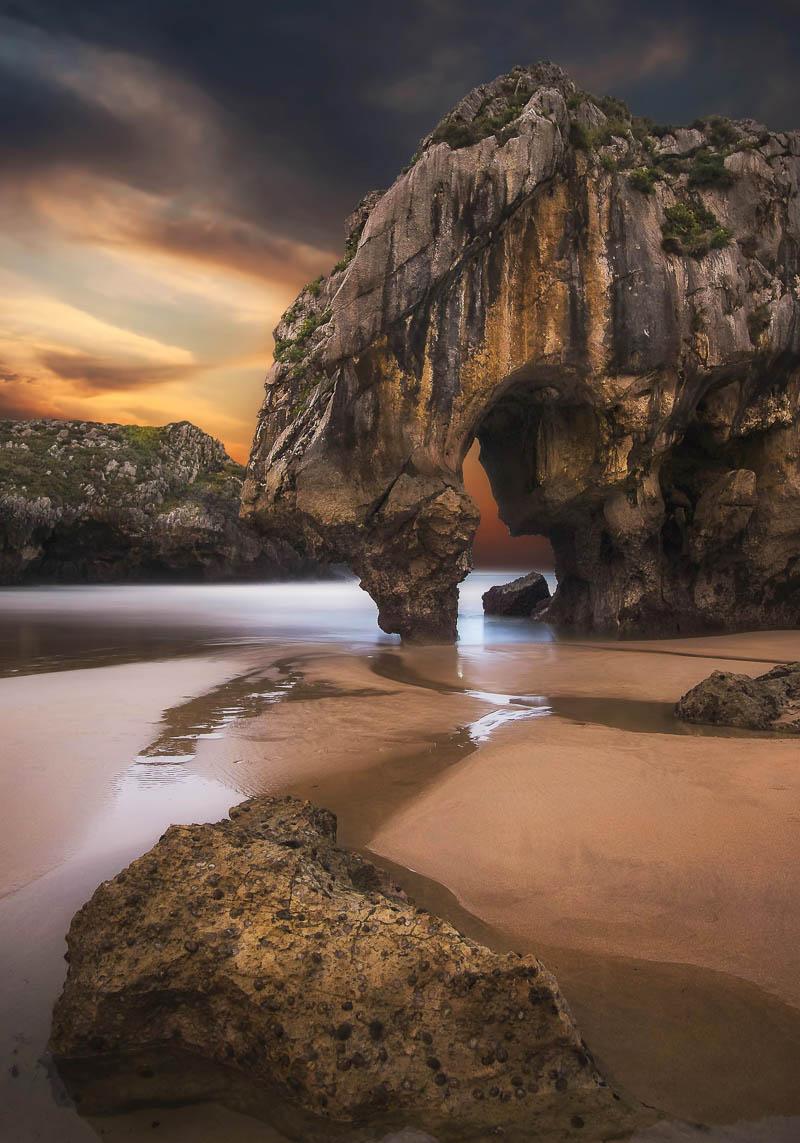 playa de cuevas del mar asturias