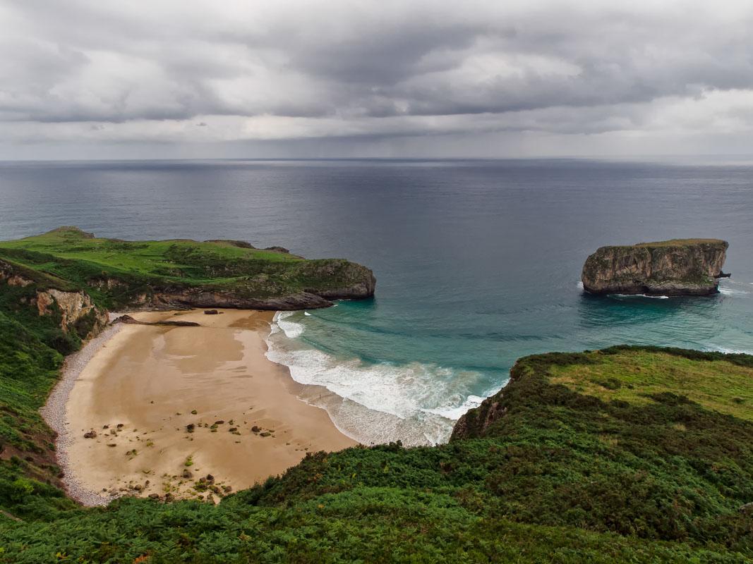 playa de la ballota asturias spain