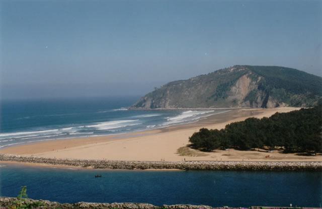 playa de rodiles asturias