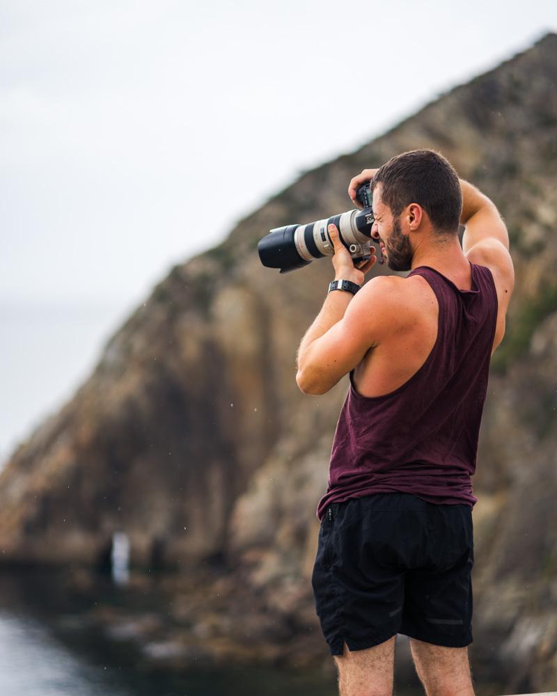 kevmrc taking photos in playa del silencio