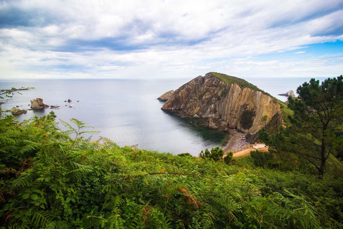 view over the playa del silencio viewpoint