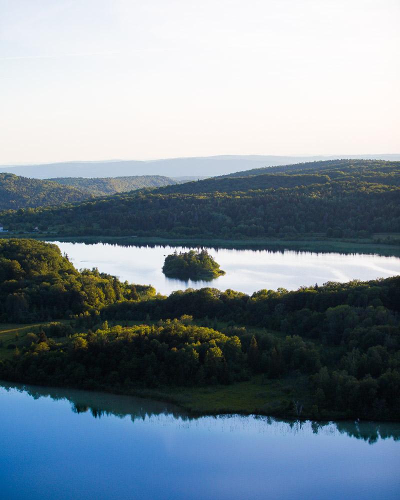 small island in the middle of the lac de la motte