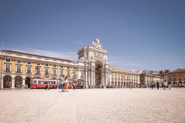 best place where to stay in lisbon with kids