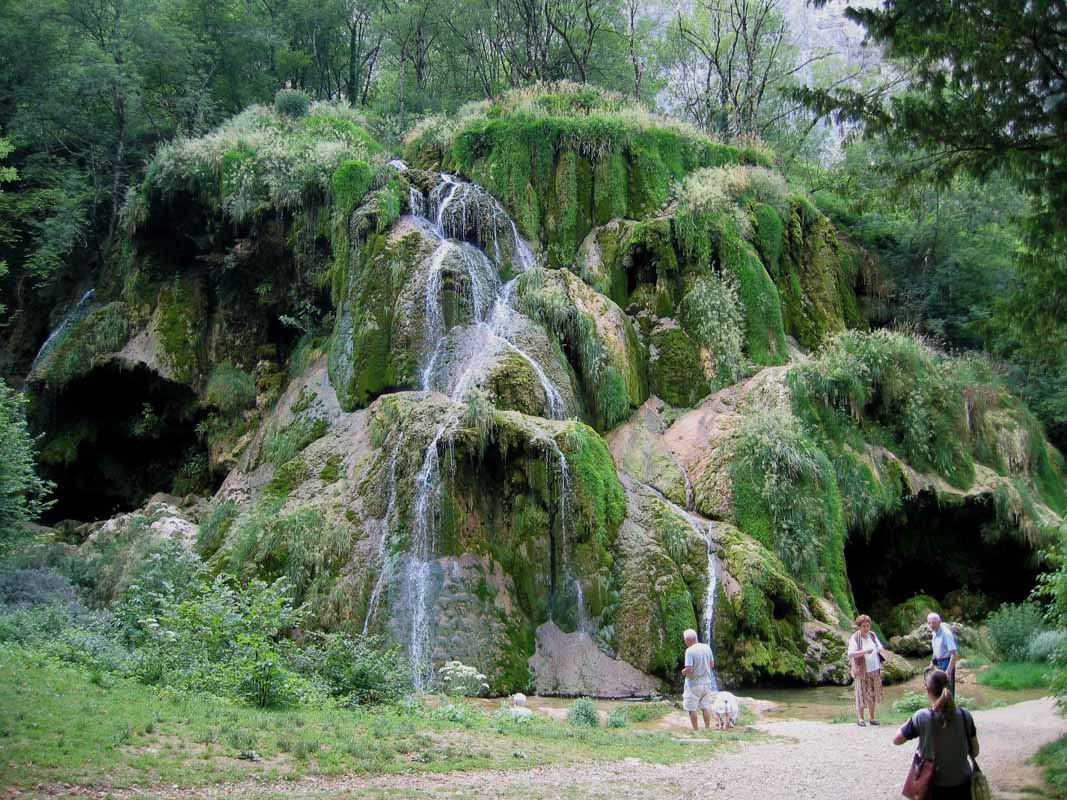 cascade de baume les messieurs jura france