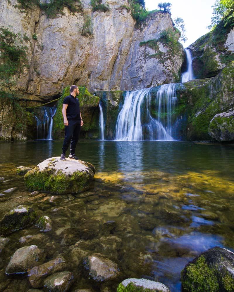 kevmrc in front of the cascade de la billaude