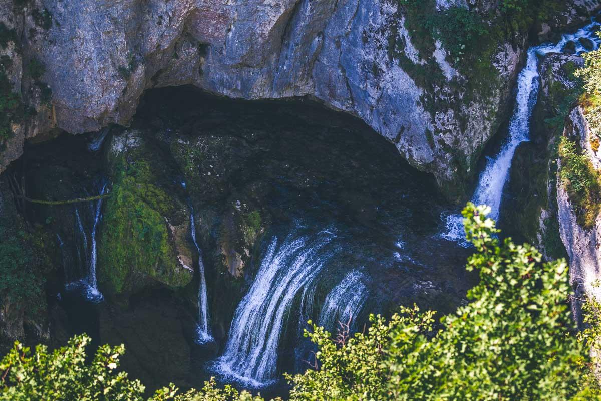 cascade de la billaude from the first viewpoint zoomed