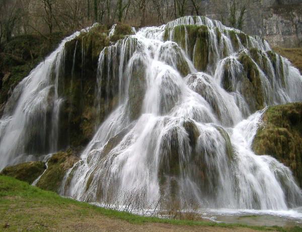 cascade des tufs a baume les messieurs