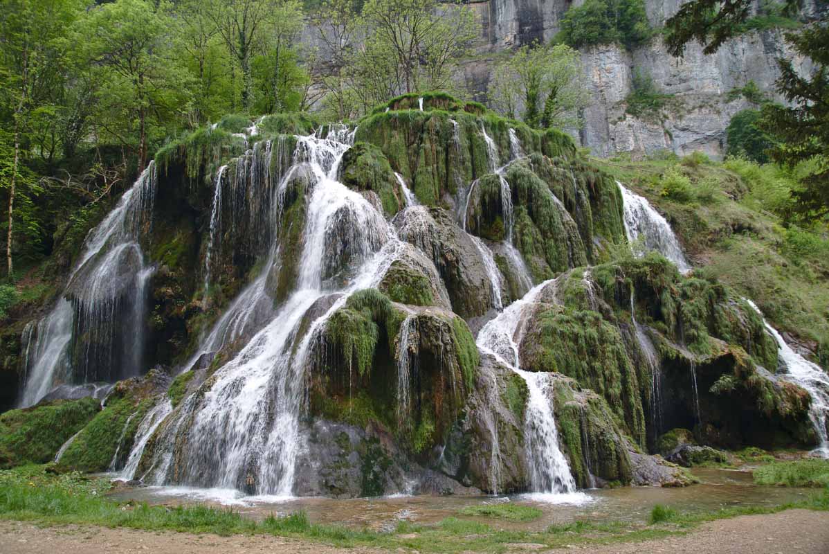 cascade des tufs baume les messieurs jura